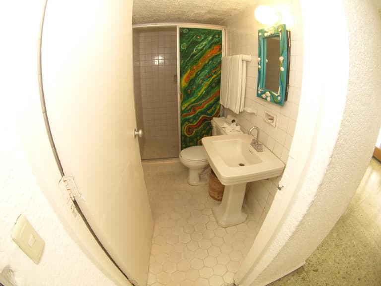 Hotel Flamingos — Baño privado